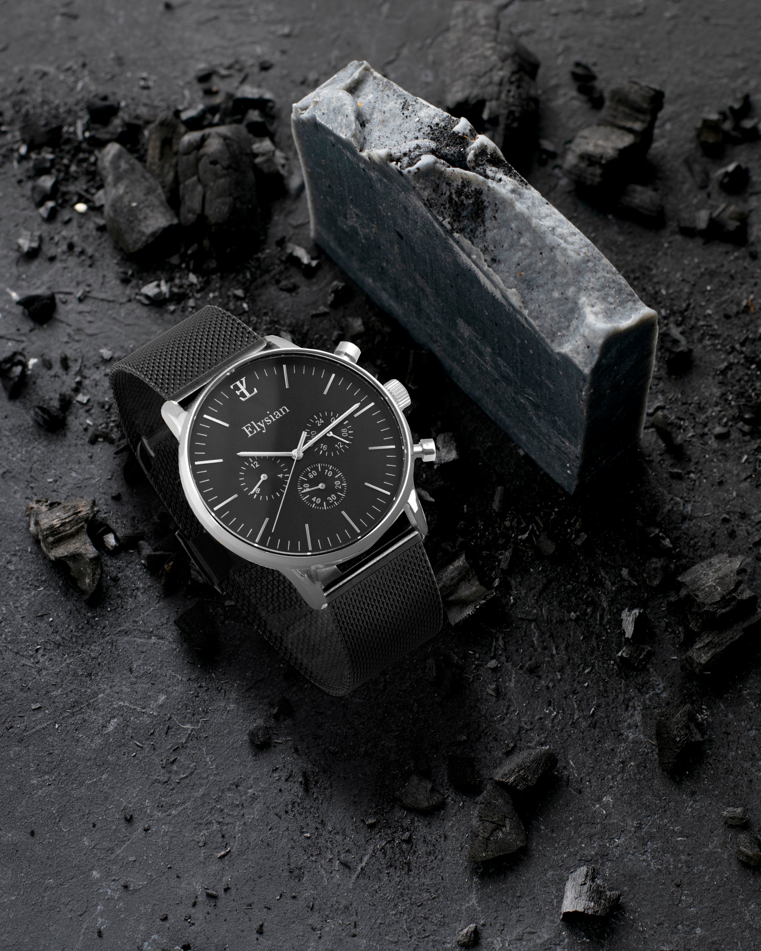 elysian-zilveren-heren-horloge-zwart-plaat-zwart-mesh-horlogeband-ELYWM01130-extra1
