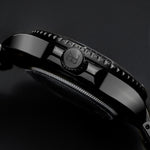 elysian-zwarte-heren-horloge-42mm-zwart-plaat-zwart-schakelband-horlogeband-ELYWM12140-crown