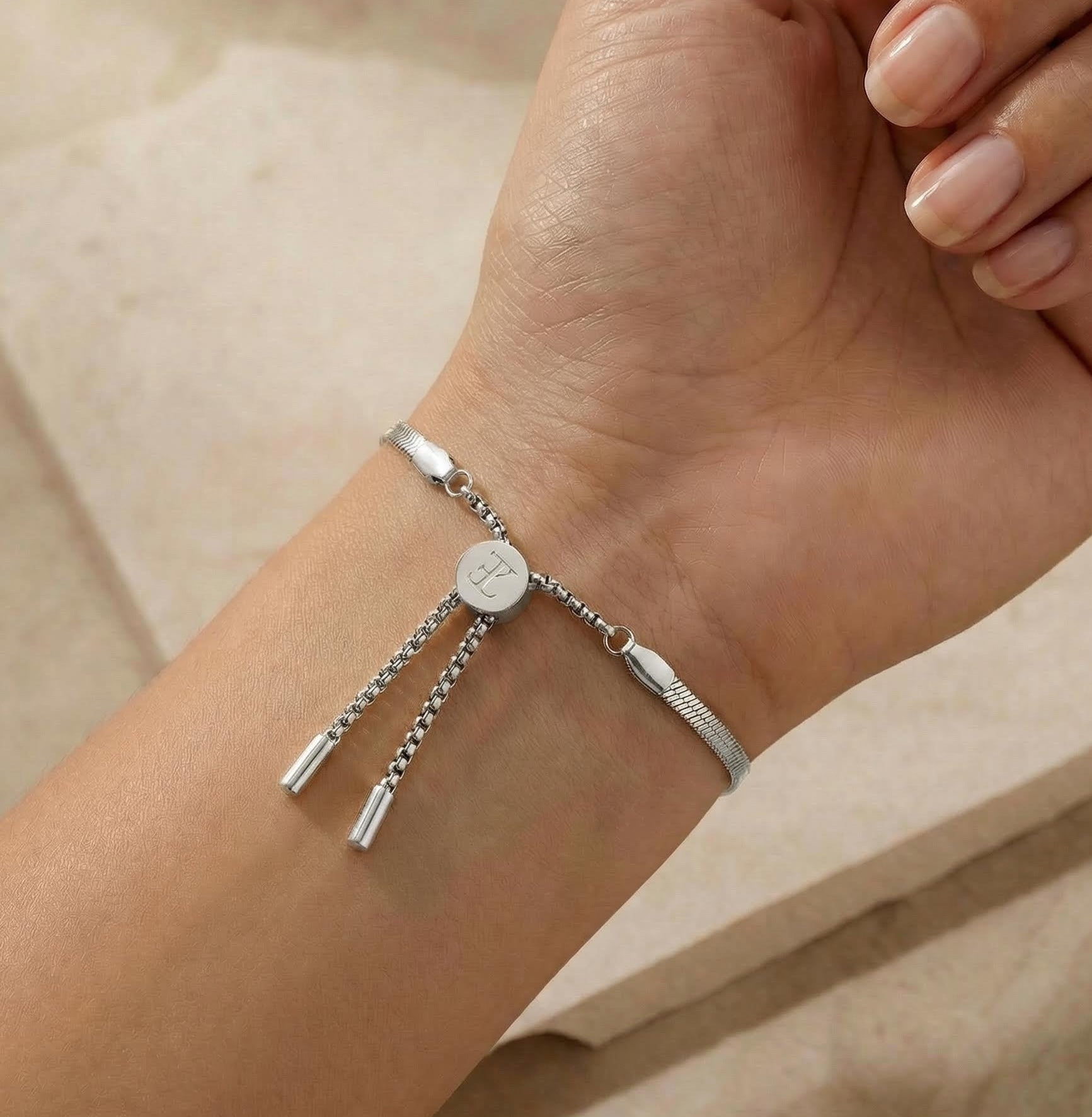 elysian-dames-armband-zilver-ELYBW0901-hand-back