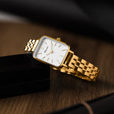 elysian-gouden-dames-horloge-wit-plaat-goud-schakelband-horlogeband-ELYWW20226-scene3