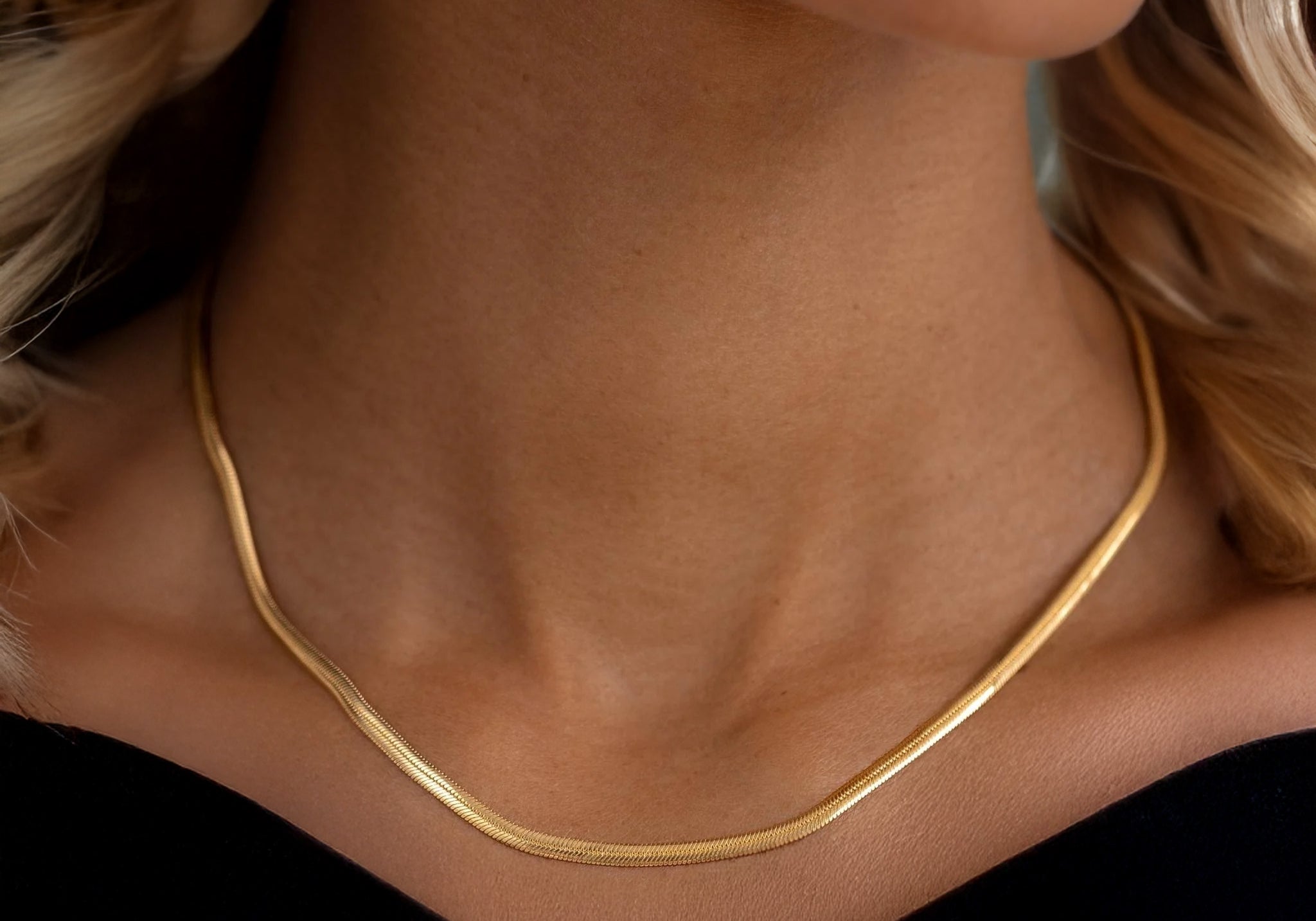 elysian-halsketting-goud-ELYNW0012-model2