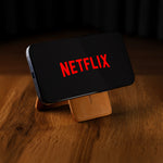 elysian-pasjeshouder-magsafe-bruin-ELYWAM000-detail_phone_hold_landscape