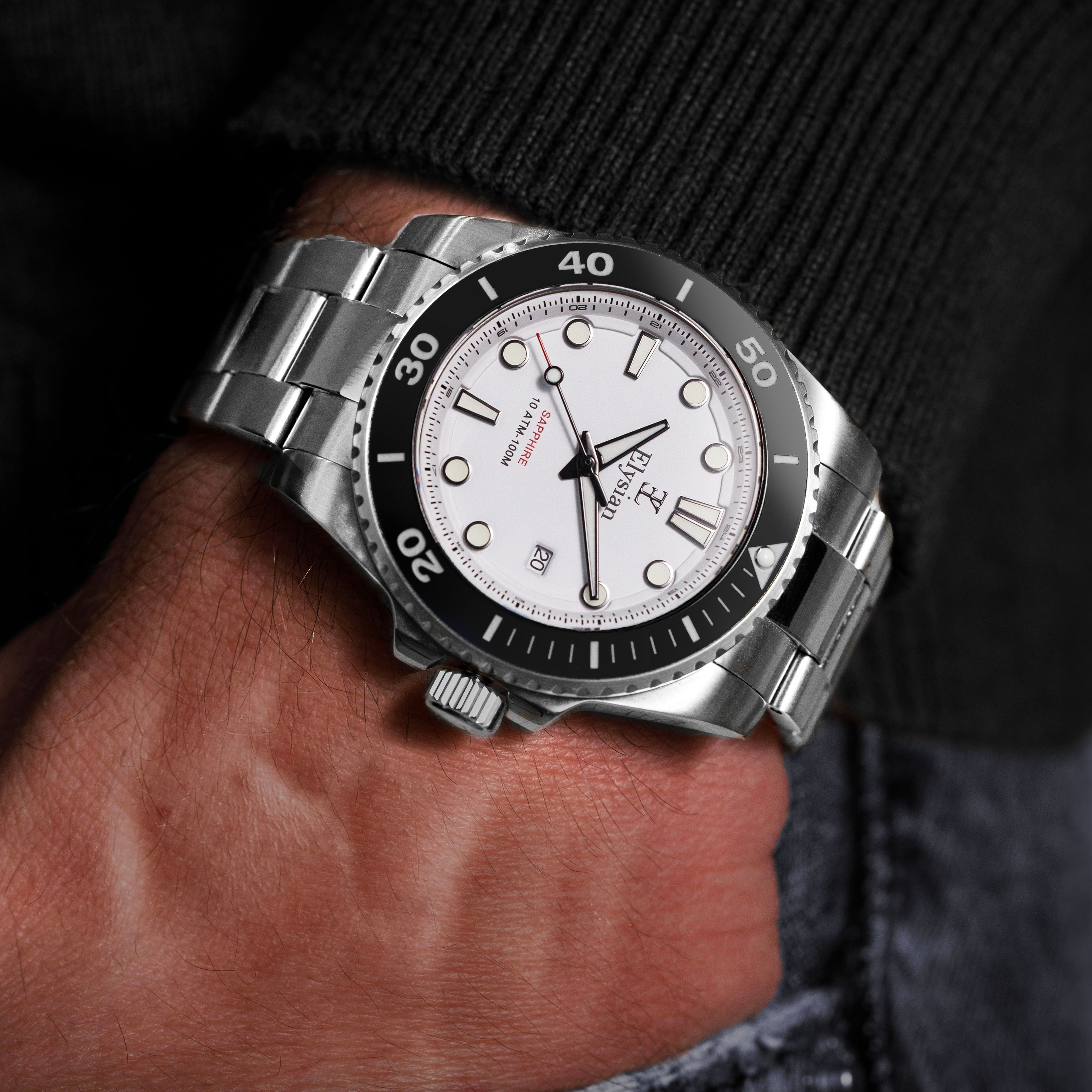 elysian-zilveren-heren-horloge-42mm-wit-plaat-zilver-schakelband-horlogeband-ELYWM11241-wrist2