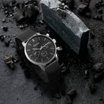 elysian-zilveren-heren-horloge-zwart-plaat-zwart-mesh-horlogeband-ELYWM01130-extra1