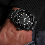 elysian-zwarte-heren-horloge-42mm-zwart-plaat-zwart-schakelband-horlogeband-ELYWM12140-wrist3